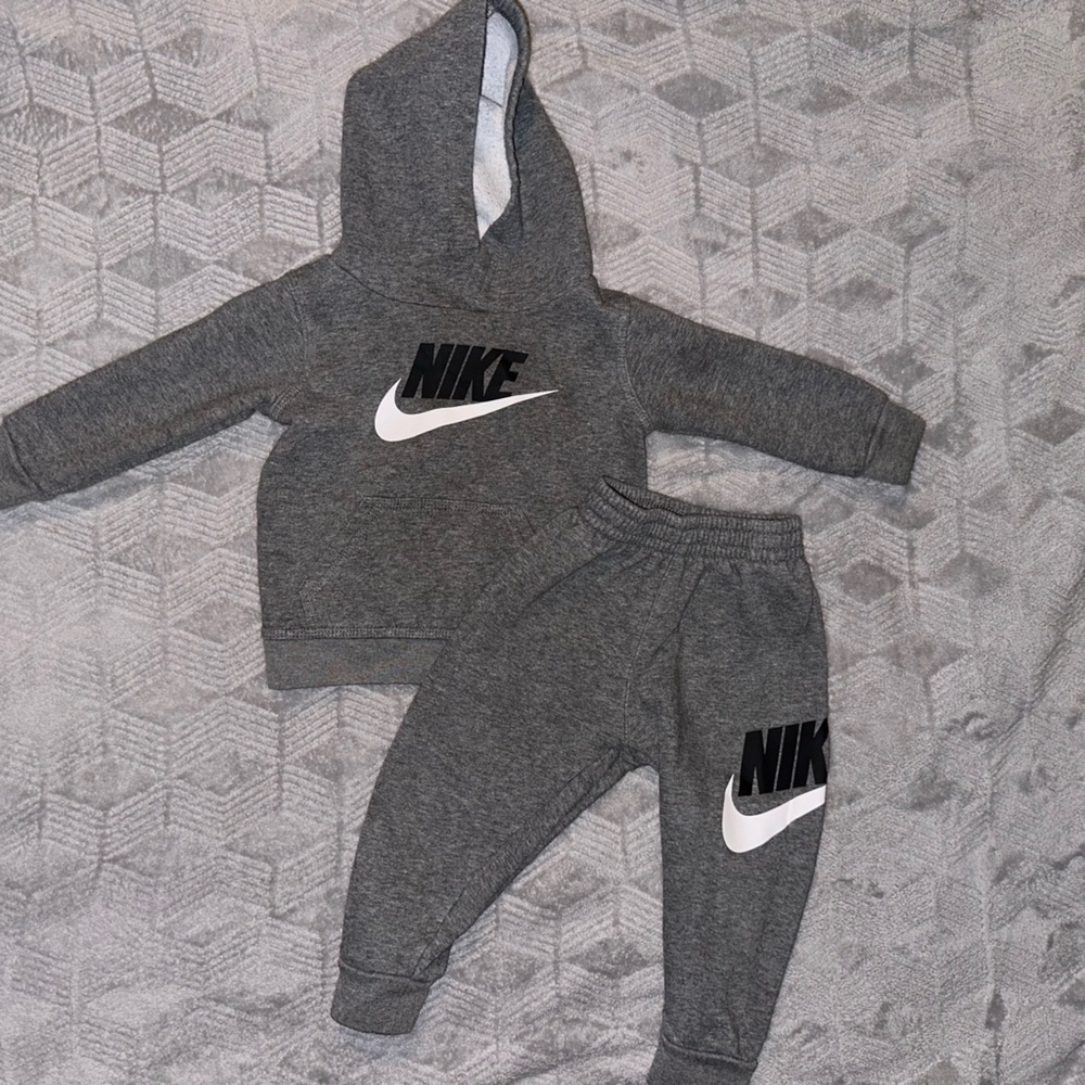 Infant Nike Sweatsuit